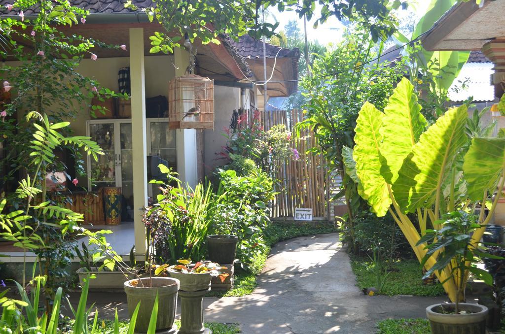 Wijaya Guest House Ubud Esterno foto